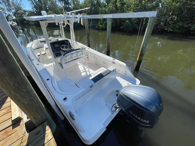 Slide: The Image of Robalo R242 Explorer 2018 - 1