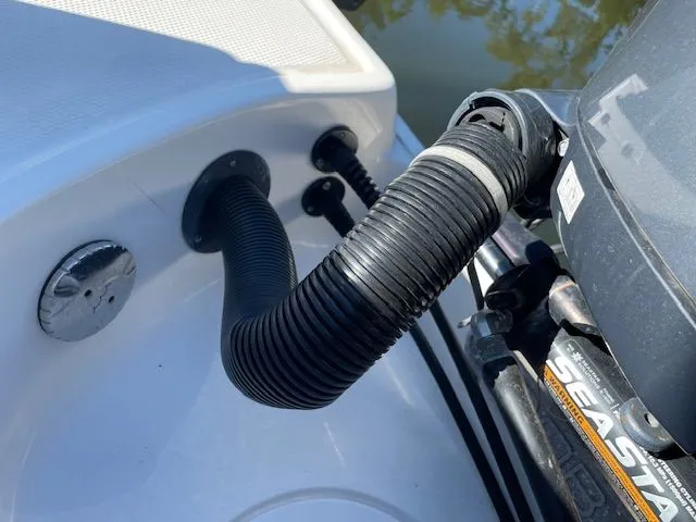 Slide: The Image of Robalo R242 Explorer 2018 - 13