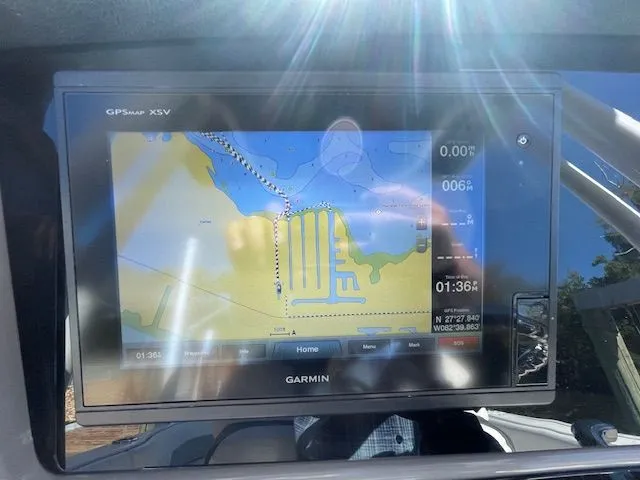 Slide: The Image of Robalo R242 Explorer 2018 - 29