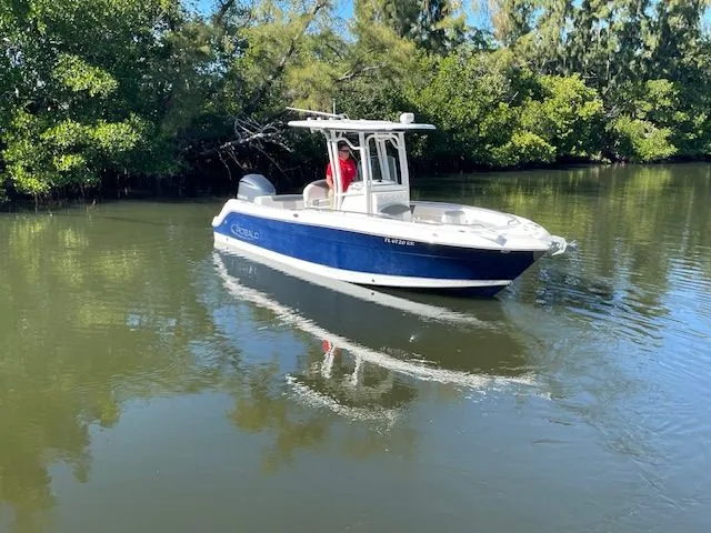 Slide: The Image of Robalo R242 Explorer 2018 - 3