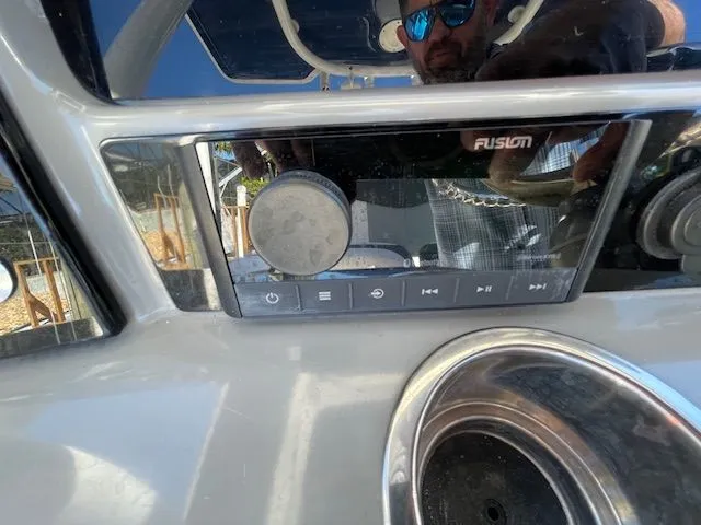 Slide: The Image of Robalo R242 Explorer 2018 - 40