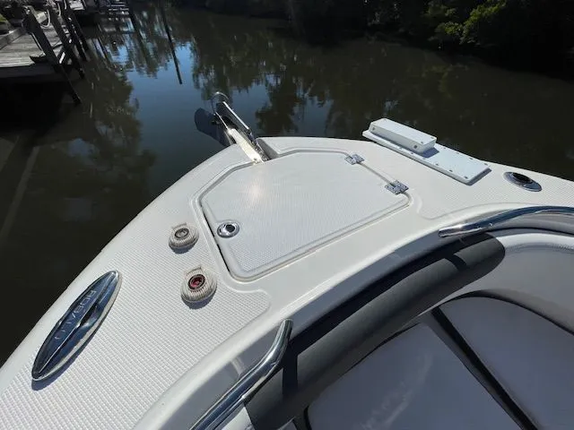 Slide: The Image of Robalo R242 Explorer 2018 - 53