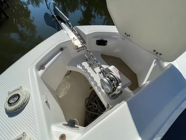 Slide: The Image of Robalo R242 Explorer 2018 - 54