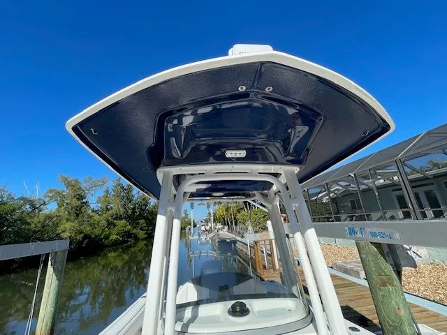 Slide: The Image of Robalo R242 Explorer 2018 - 60