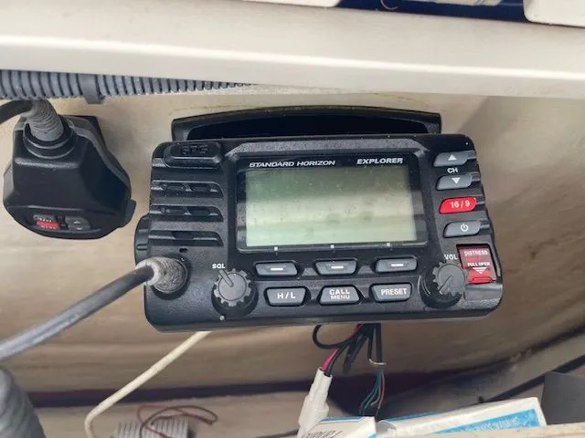 Slide: The Image of Robalo R242 Explorer 2018 - 61