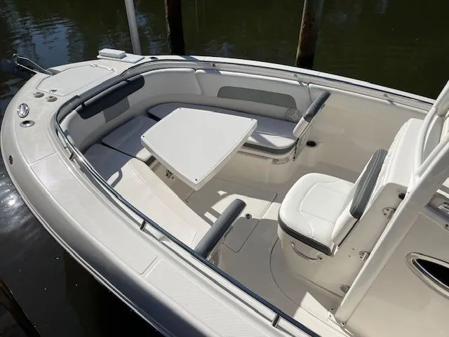 Slide: The Image of Robalo R242 Explorer 2018 - 66