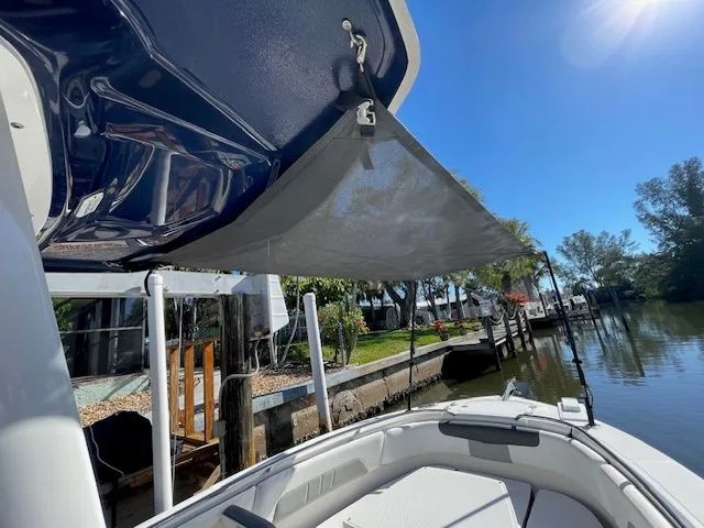 Slide: The Image of Robalo R242 Explorer 2018 - 70