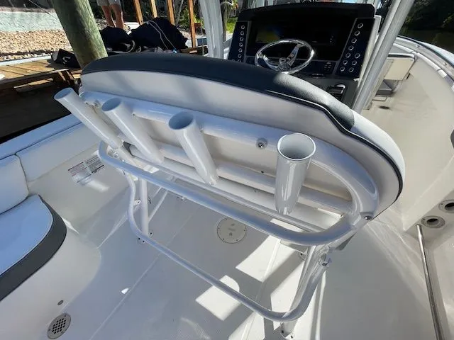 Slide: The Image of Robalo R242 Explorer 2018 - 73