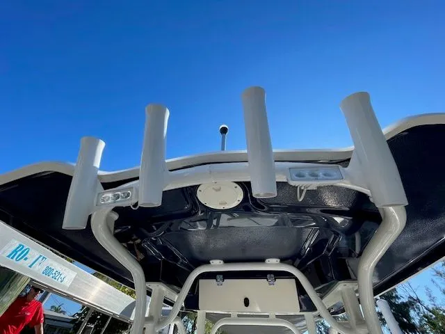 Slide: The Image of Robalo R242 Explorer 2018 - 75