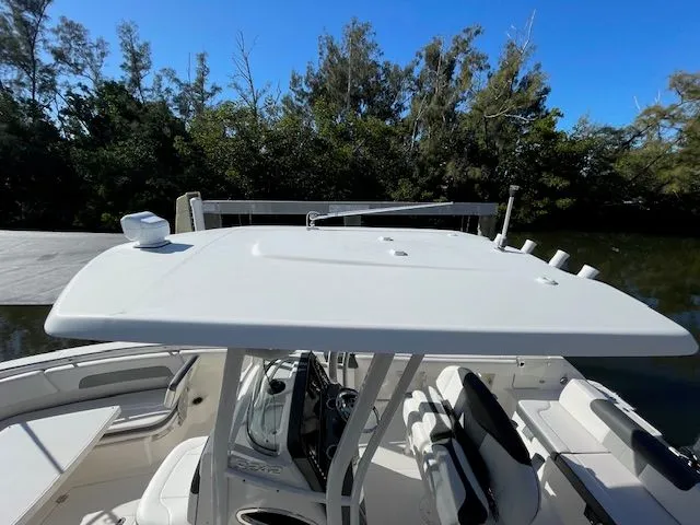 Slide: The Image of Robalo R242 Explorer 2018 - 77