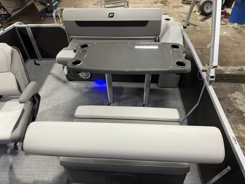 Slide: The Image of Princecraft Vectra 21 RL 2026 - 26