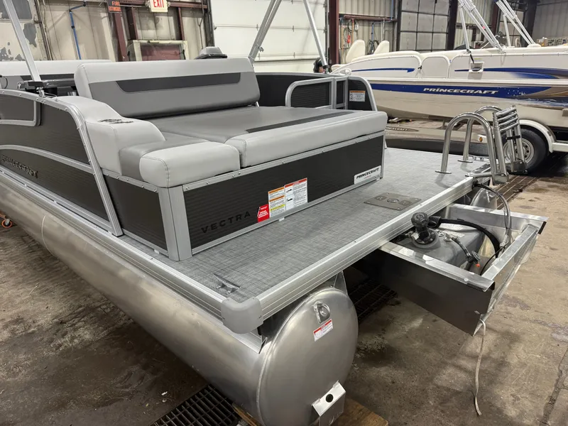 Slide: The Image of Princecraft Vectra 21 RL 2026 - 37