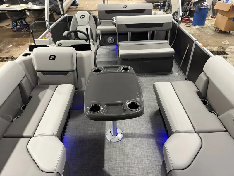 Slide: The Image of Princecraft Vectra 21 RL 2026 - 7