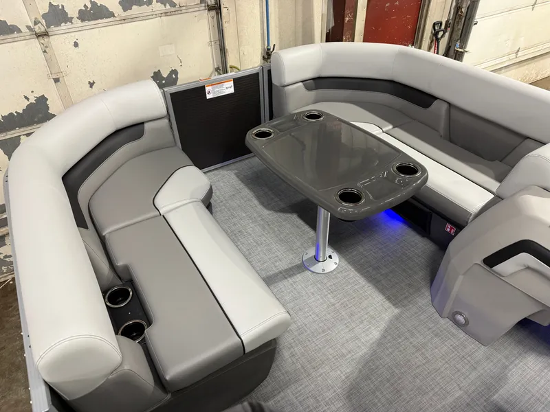 Slide: The Image of Princecraft Vectra 21 RL 2026 - 27