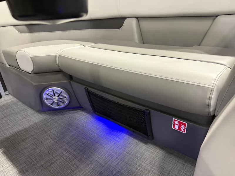 Slide: The Image of Princecraft Vectra 21 RL 2026 - 29