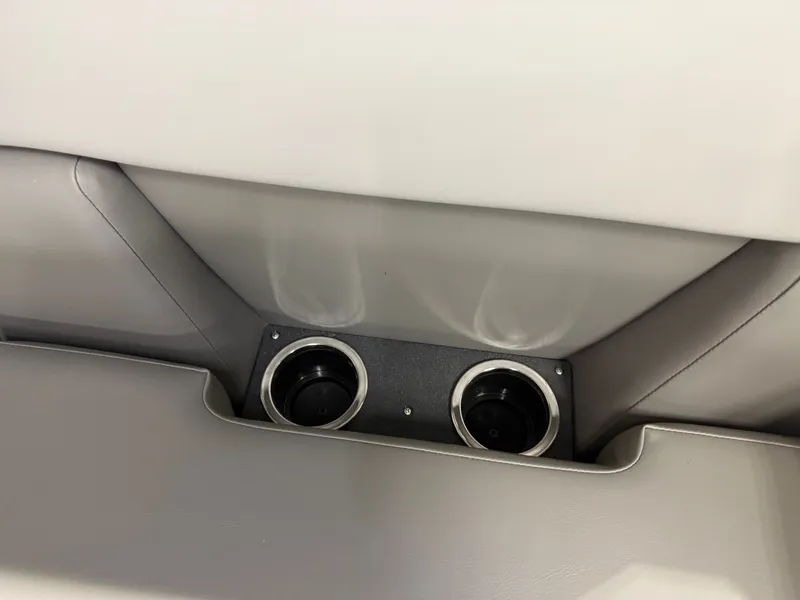 Slide: The Image of Princecraft Vectra 21 RL 2026 - 30