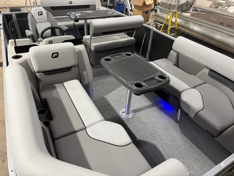 Slide: The Image of Princecraft Vectra 21 RL 2026 - 32