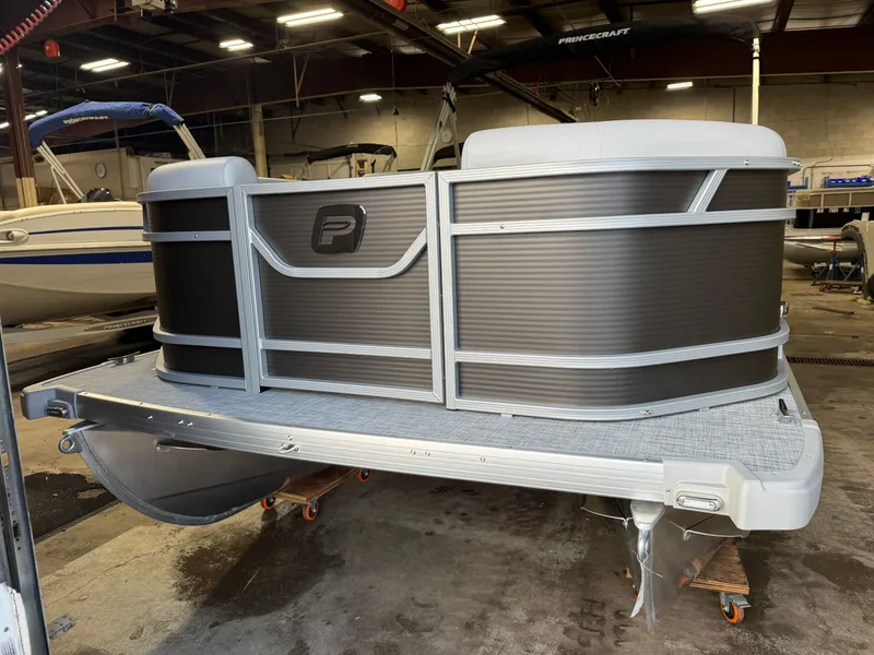 Slide: The Image of Princecraft Vectra 21 RL 2026 - 33