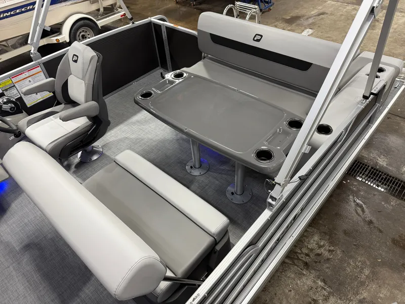 Slide: The Image of Princecraft Vectra 21 RL 2026 - 5