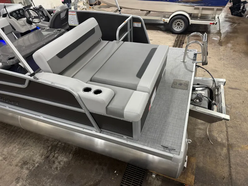 Slide: The Image of Princecraft Vectra 21 RL 2026 - 6