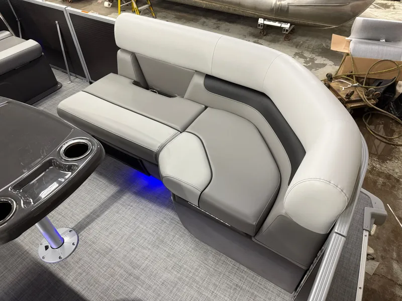 Slide: The Image of Princecraft Vectra 21 RL 2026 - 9