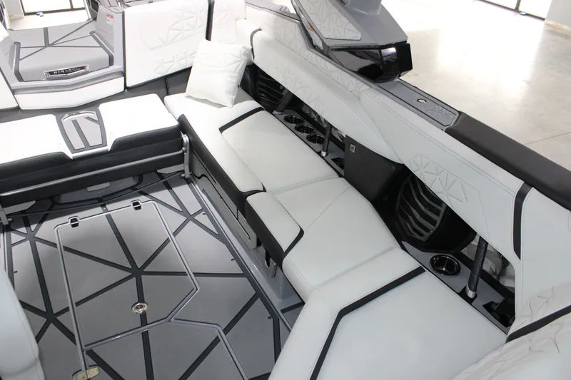 Slide: The Image of Nautique Super Air Nautique G23 Paragon 2026 - 5