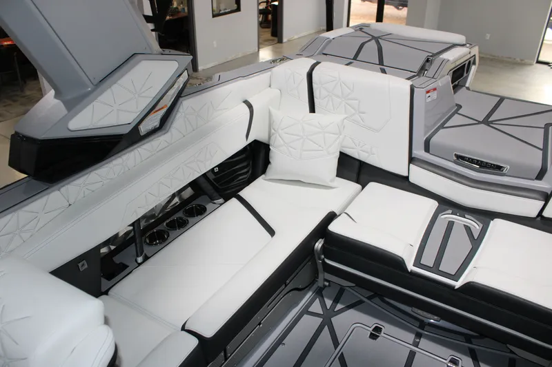 Slide: The Image of Nautique Super Air Nautique G23 Paragon 2026 - 6