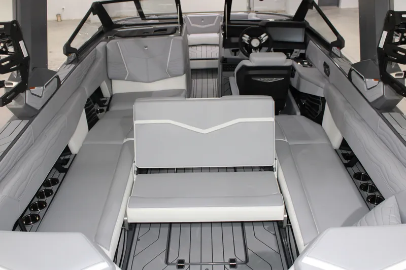 Slide: The Image of Nautique G25 2026 - 25