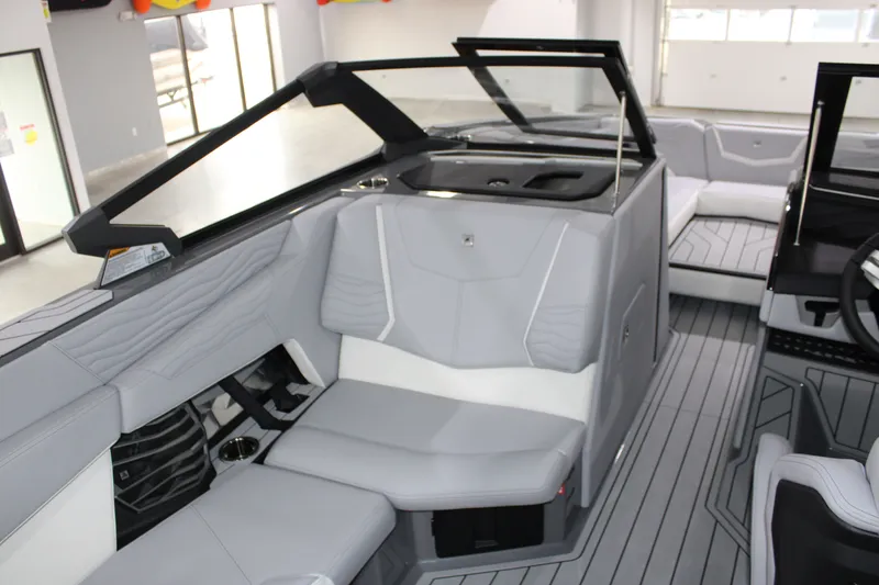 Slide: The Image of Nautique G25 2026 - 9