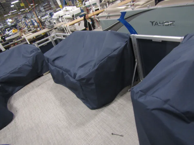 Slide: The Image of Tahoe 21' LTZ Elite 2026 - 12