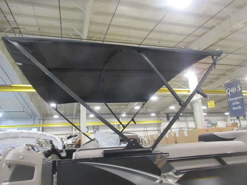 Slide: The Image of Tahoe LTZ 23' CRUISE REAR BENCH 2026 - 5