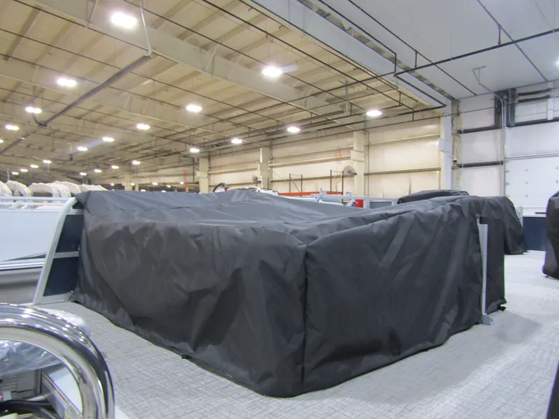 Slide: The Image of Tahoe Sport 85 21' VRB 2026 - 7