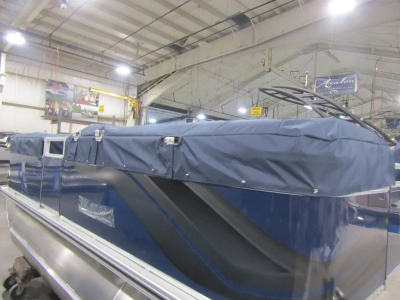 Slide: The Image of Tahoe 19' Sport QL 2026 - 6