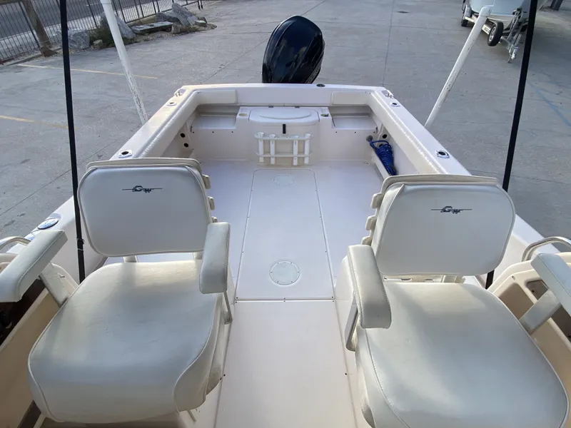 Slide: The Image of Grady-White Seafarer 228 1999 - 10