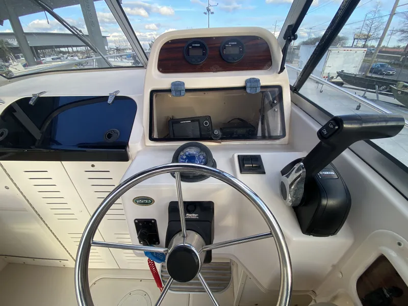 Slide: The Image of Grady-White Seafarer 228 1999 - 9