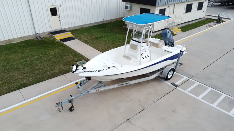 Slide: The Image of NauticStar 1910 2017 - 11