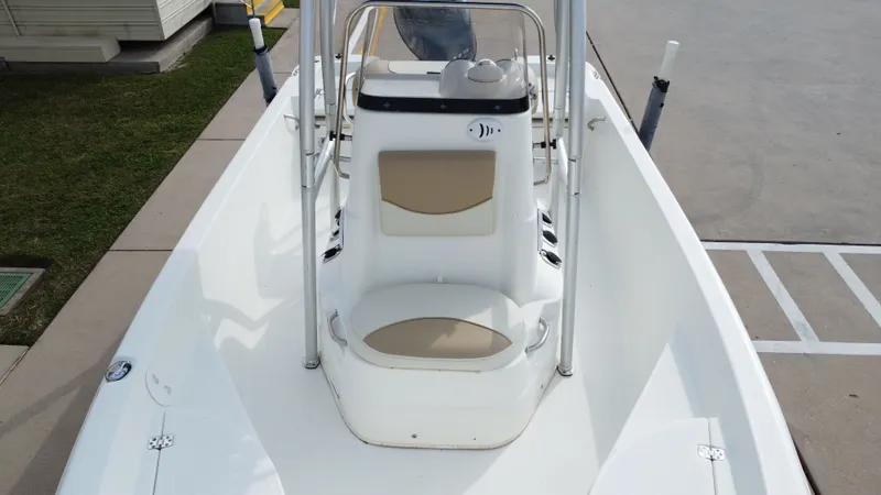 Slide: The Image of NauticStar 1910 2017 - 21