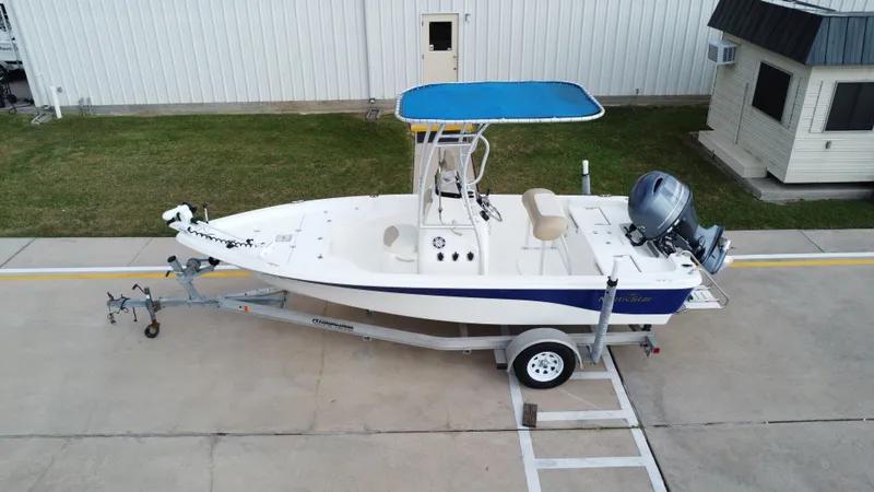 Slide: The Image of NauticStar 1910 2017 - 12