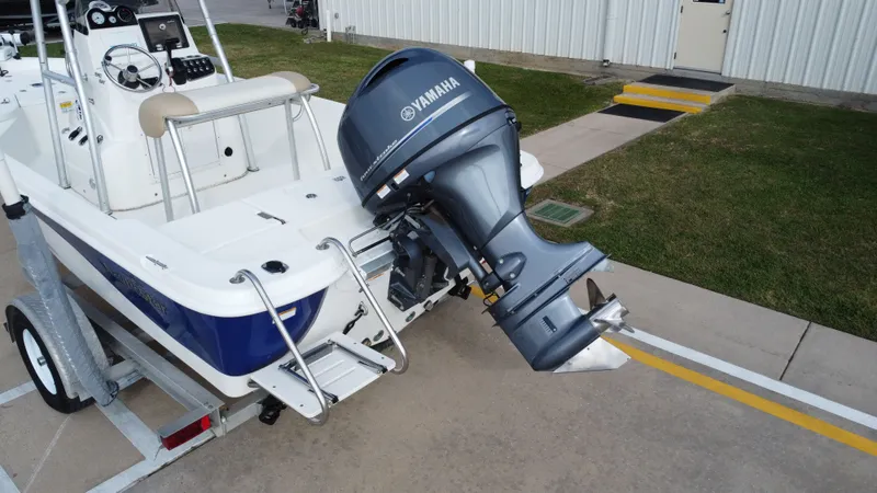 Slide: The Image of NauticStar 1910 2017 - 25