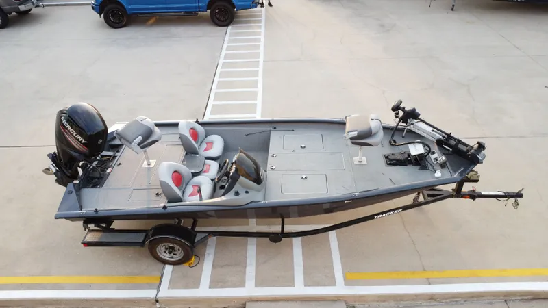 Slide: The Image of Tracker 190 2015 - 16