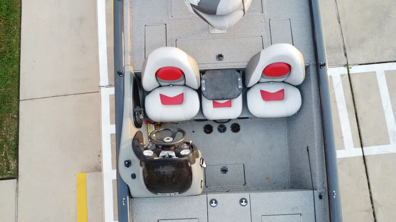 Slide: The Image of Tracker 190 2015 - 20