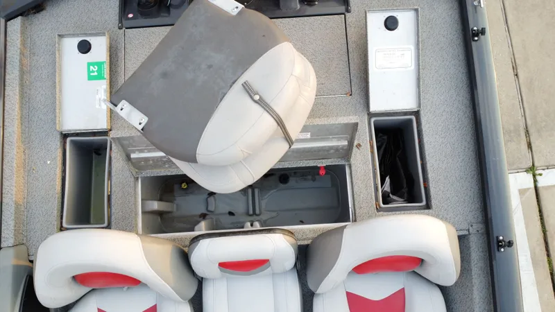 Slide: The Image of Tracker 190 2015 - 29