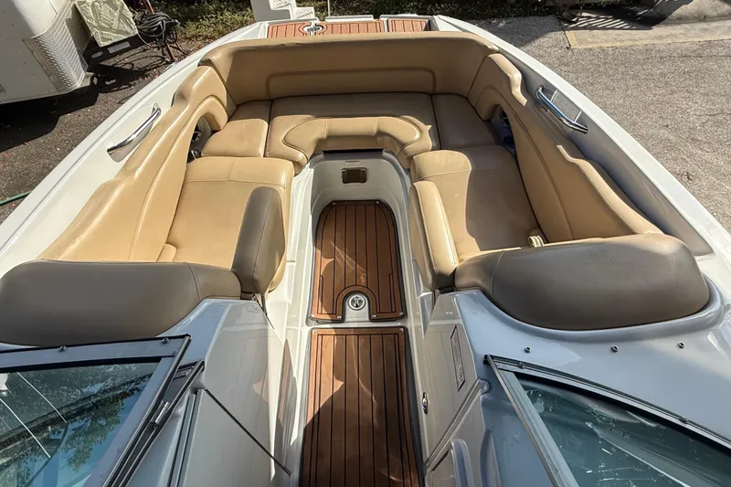 Slide: The Image of Maximum capacity label on 2018 Crownline Eclipse E24 XS boat, 13 persons or 1855 lbs. - 49