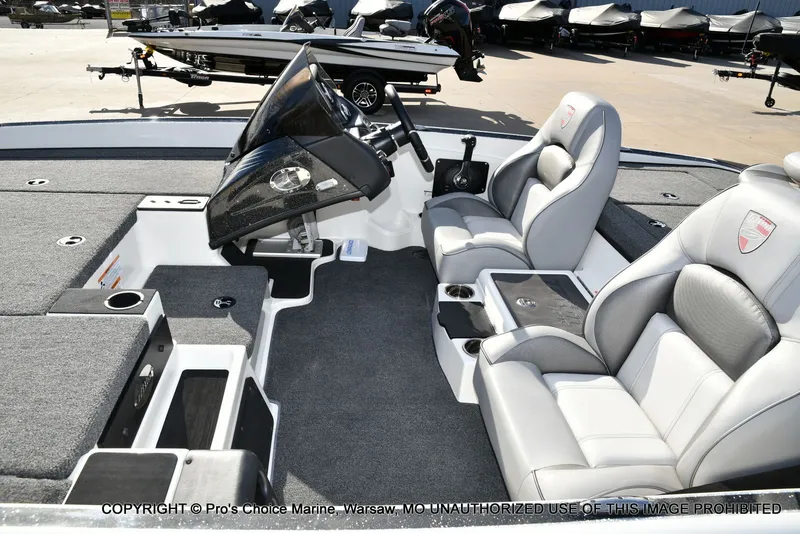 Slide: The Image of Triton 18 TRX w/150 Pro-XS 2024 - 15