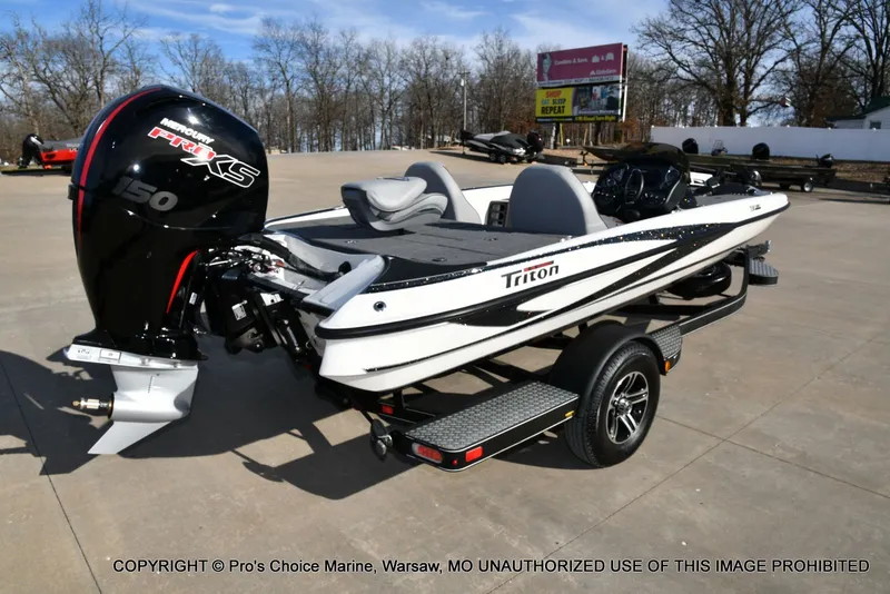 Slide: The Image of Triton 18 TRX w/150 Pro-XS 2024 - 17