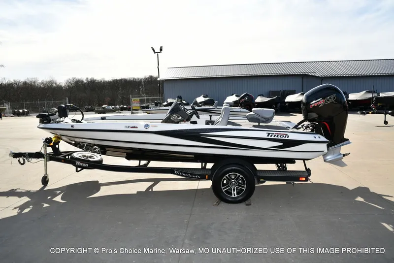 Slide: The Image of Triton 18 TRX w/150 Pro-XS 2024 - 23