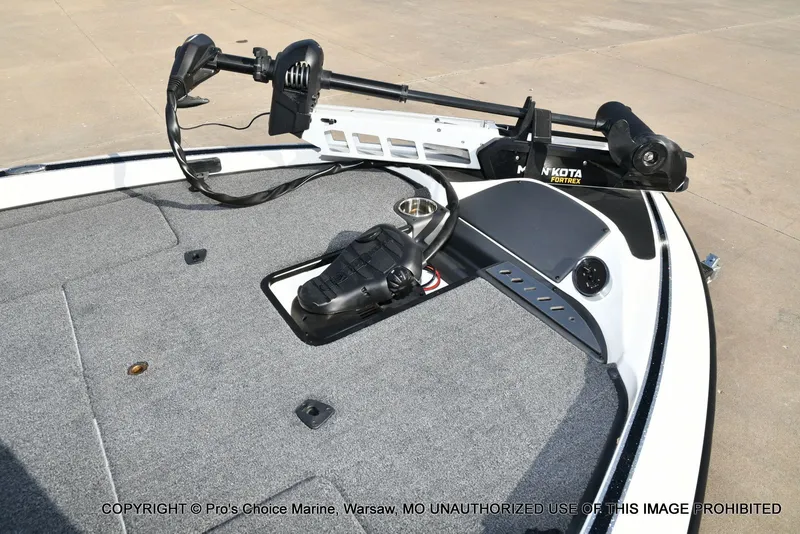 Slide: The Image of Triton 18 TRX w/150 Pro-XS 2024 - 29