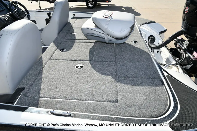 Slide: The Image of Triton 18 TRX w/150 Pro-XS 2024 - 34