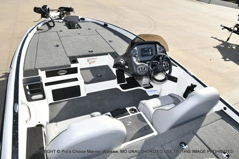 Slide: The Image of Triton 18 TRX w/150 Pro-XS 2024 - 35