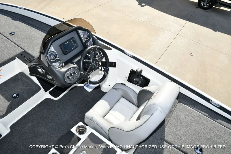 Slide: The Image of Triton 18 TRX w/150 Pro-XS 2024 - 37